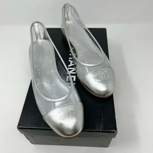 Chanel Interlocking CC Logo Silver Ballet Flat Cap Toe PVC Flat Size 36.5 EU - Picture 2 of 7
